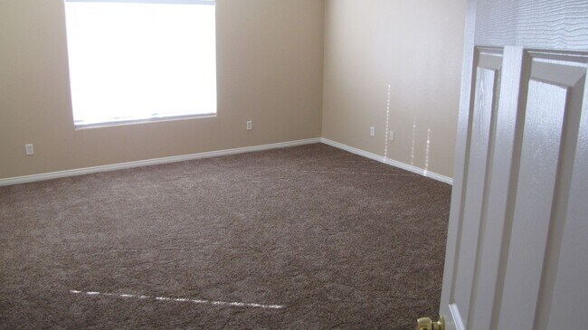 Building Photo - 3711 Campfire Dr