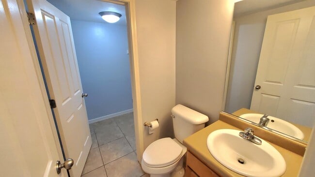 Building Photo - 483 E Apple Blossom Dr