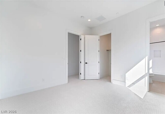 Building Photo - 4846 Shady Rdg Dr