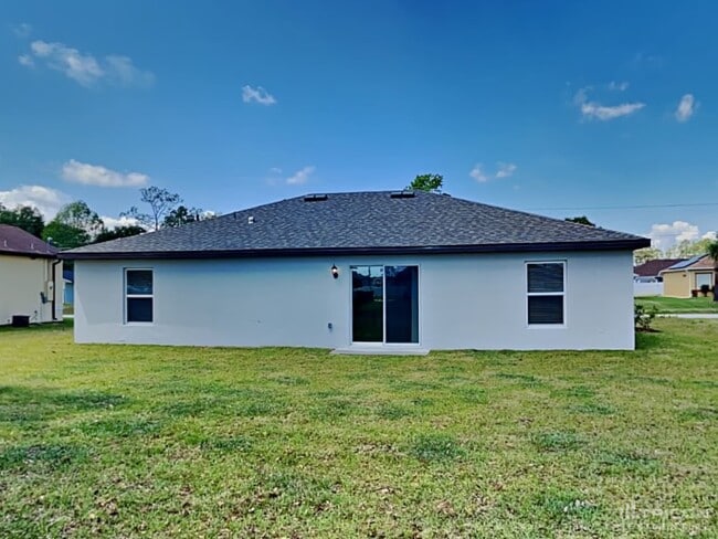 Building Photo - 10 Presidential Ln