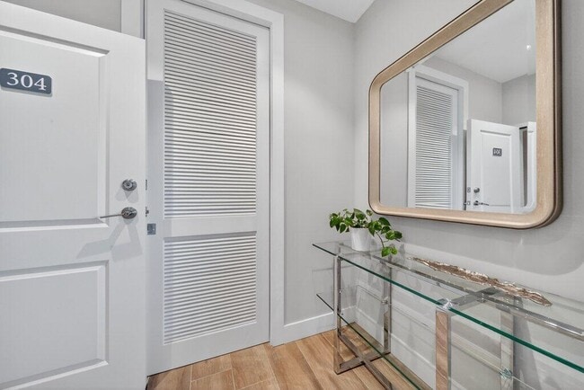 Building Photo - 41 SW Seminole St