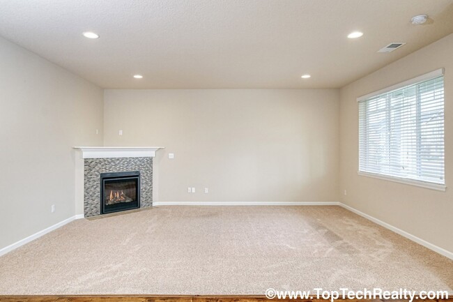Building Photo - Lovely 4 BD* 2.5 BA* Corner Lot Single Family Home Located In Covetted Abbey Creek Community In N...