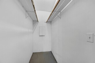 Building Photo - 5419 Gulfton St