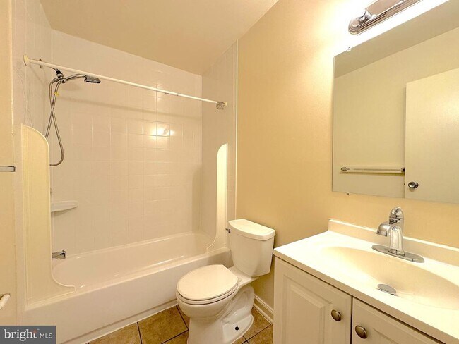 Building Photo - 4657 Logsdon Dr