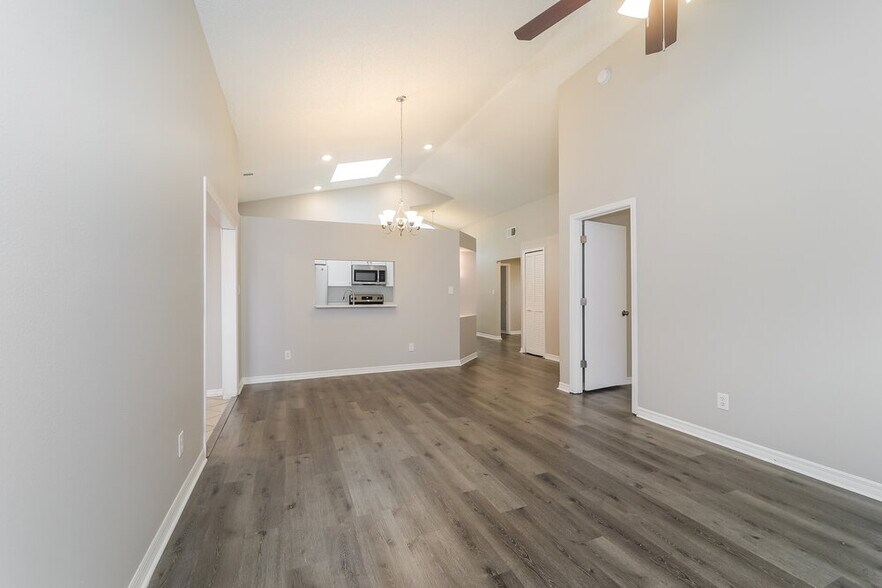 Building Photo - 12702 Whiterapids Dr