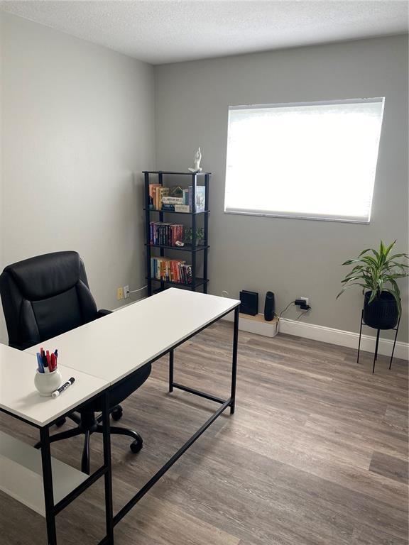 Building Photo - 7014 Glenview Dr