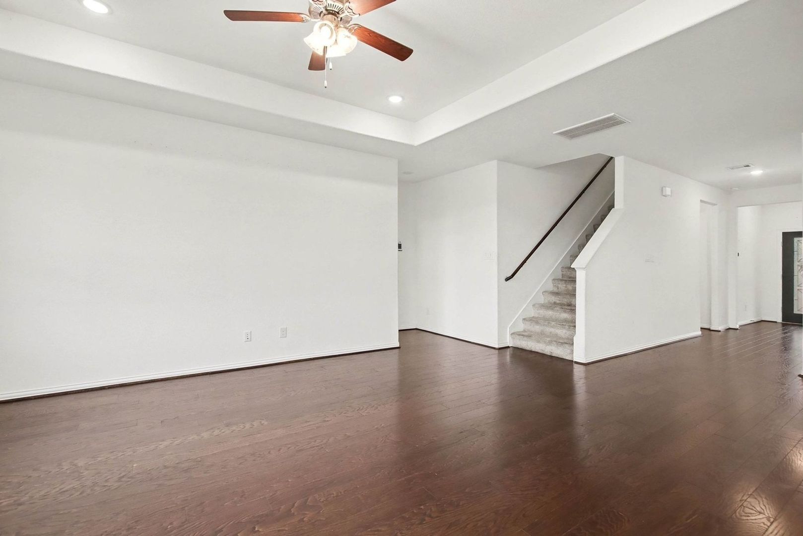 Building Photo - 8114 Royal Palm Ct