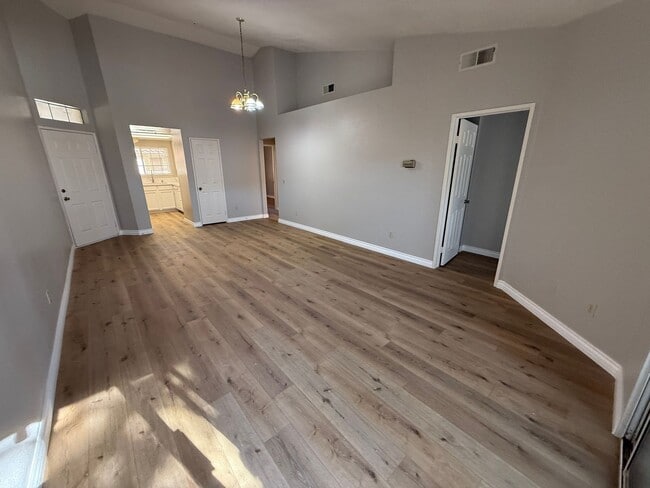Building Photo - Jess Ranch- Brookhollow Condo, 55+ Communi...