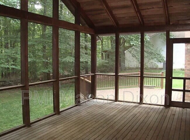 Building Photo - 4035 Huckleberry Row