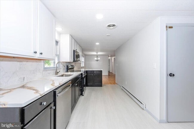 Building Photo - 6 Schaller Ln