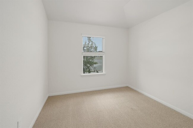 Building Photo - 101 Rock Daisy Trl