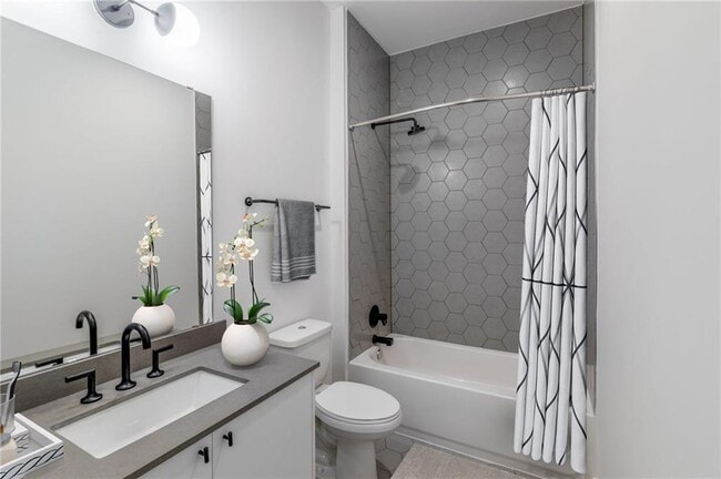 Building Photo - 800 Embassy Dr