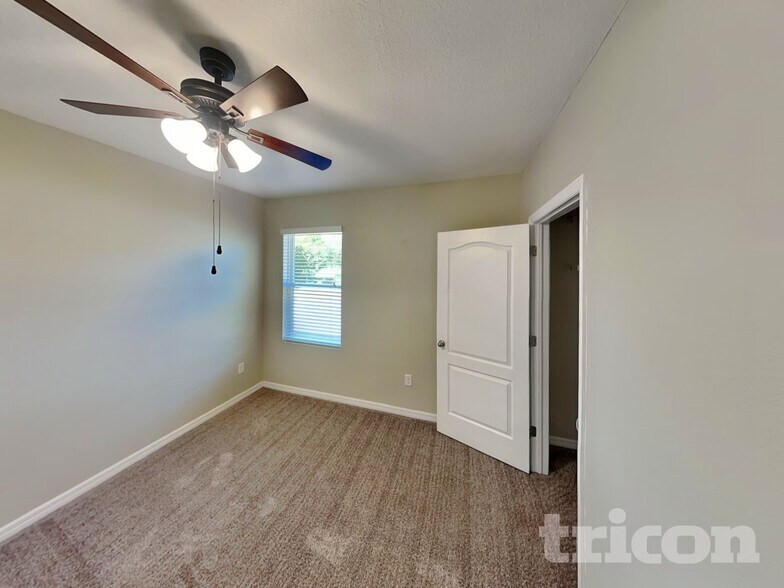 Building Photo - 7027 57th Terrace E Palmetto FL
