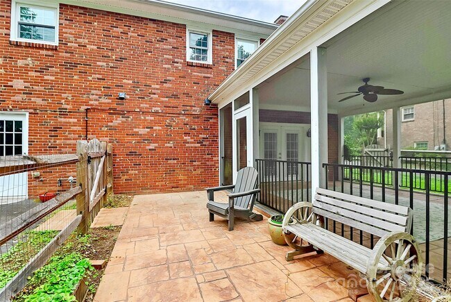 Building Photo - 6908 Lancer Dr