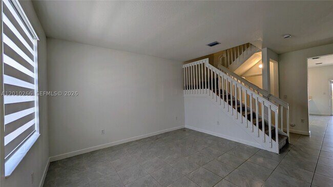 Building Photo - 2628 SE 28th St