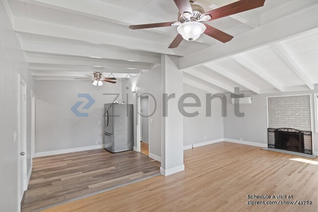 Building Photo - 3350 Pepper Tree Ln