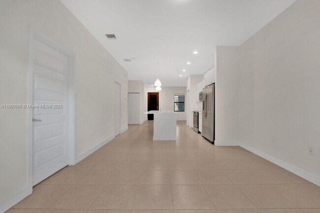 Building Photo - 8175 NW 104th Ave