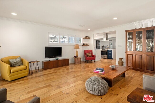 Building Photo - 6521 W 81st St