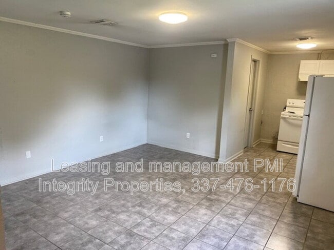 Building Photo - 318 Auburn Dr