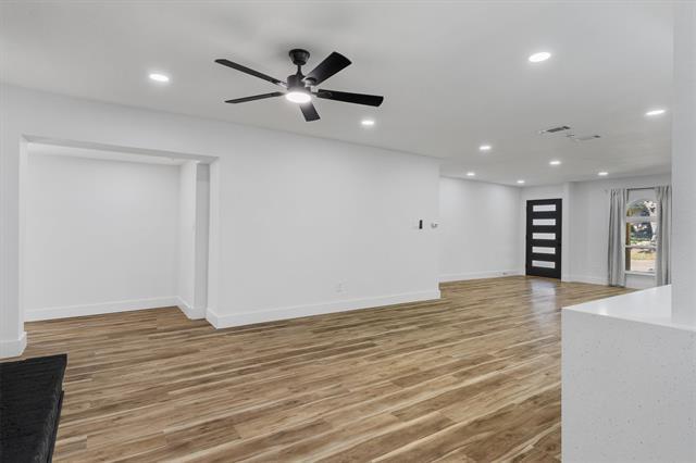 Building Photo - 219 Lakeview Dr