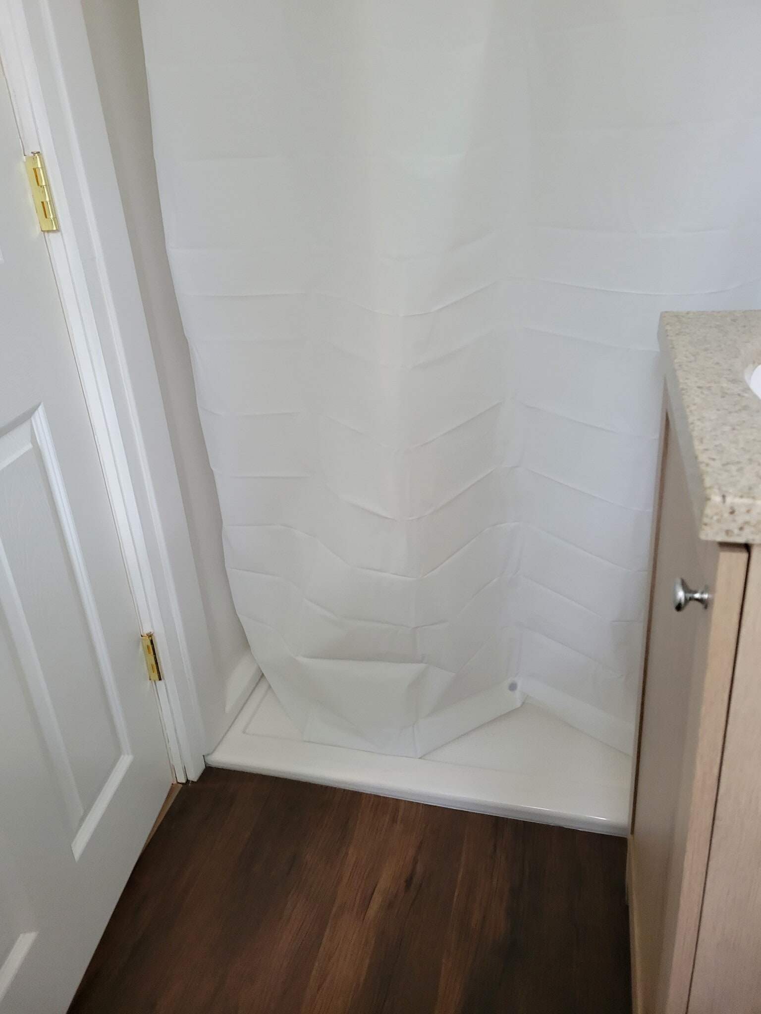 Shower - 125 Neil St