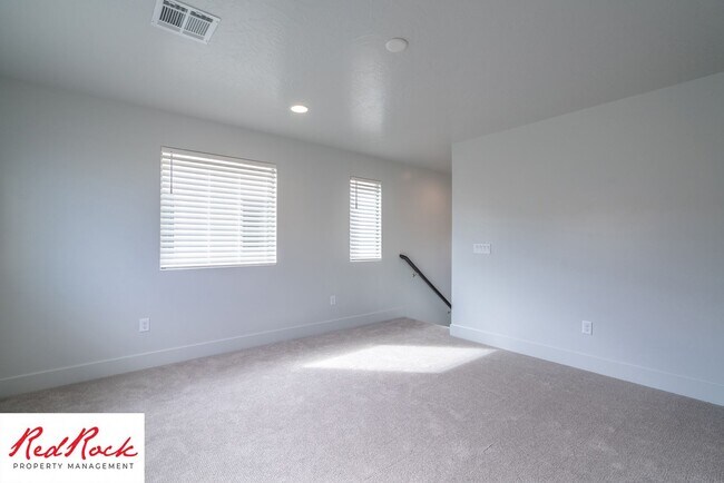 Building Photo - Innovative Design! 4 Bedroom Home in the Beautiful Desert Playa Community