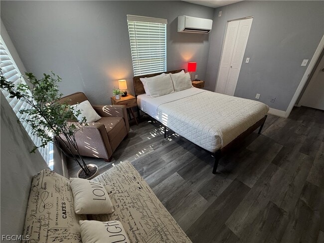 Building Photo - 13118 Feather Sound Dr