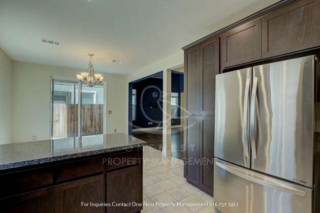 Building Photo - Early Summer move in, available ASAP 4 bd 3 bth backyard and balcony