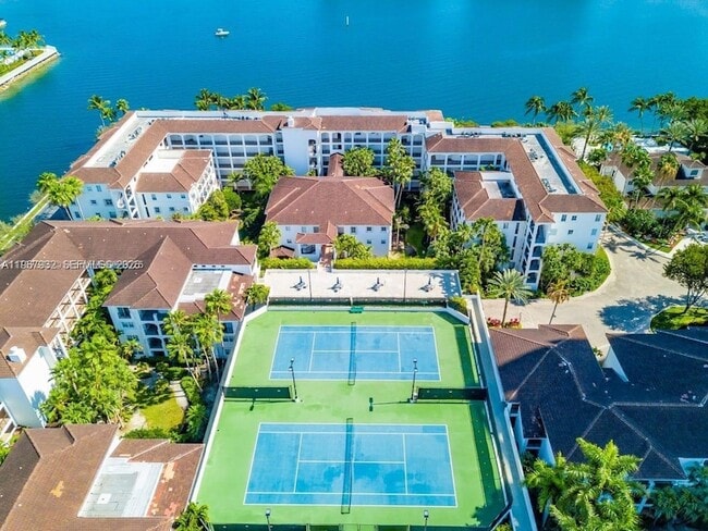 Building Photo - 3145 NE 184th St