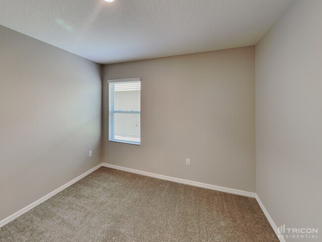 Building Photo - 518 Squires Grove Dr