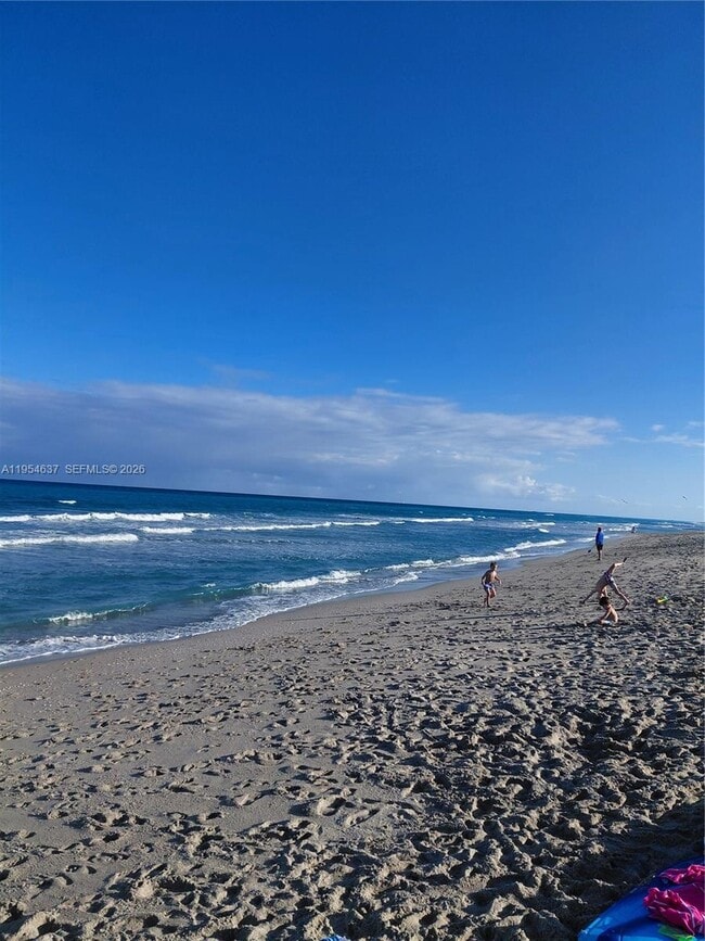 Building Photo - 731 Hummingbird Way