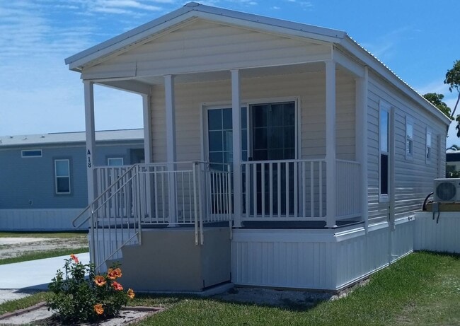 Building Photo - 200 S Banana River Dr