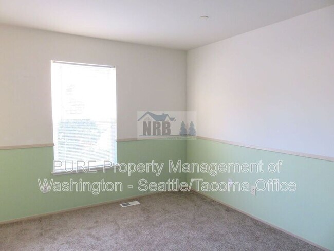 Building Photo - 1936 Braget St
