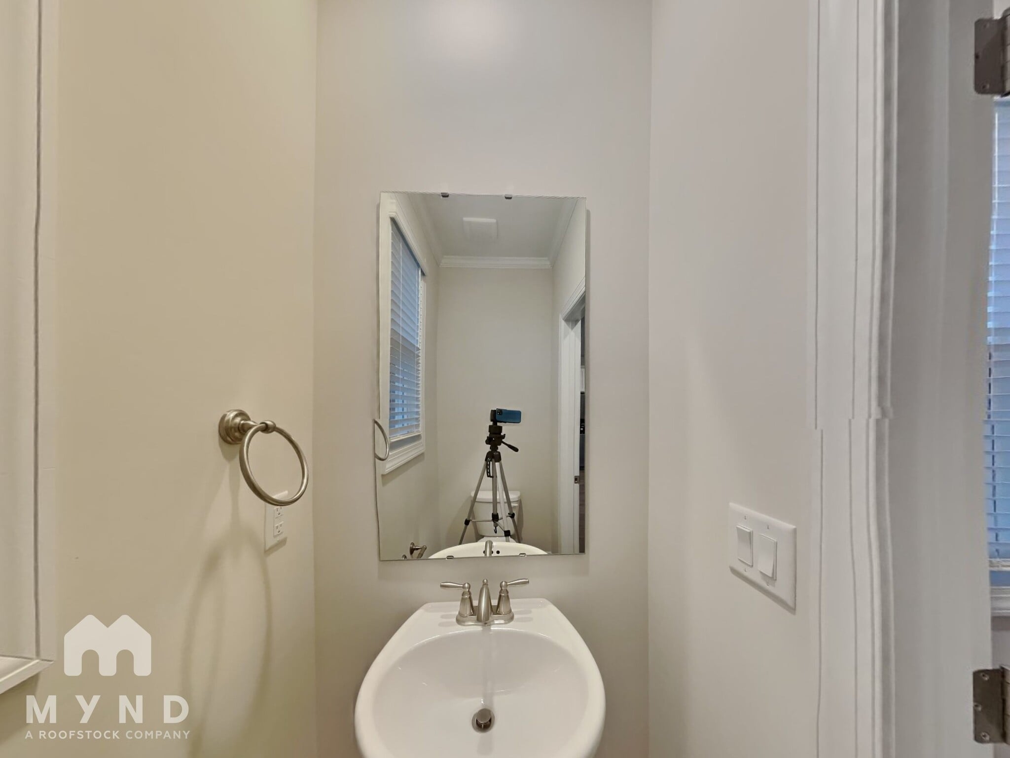 Building Photo - 7000 Point Bar Pl