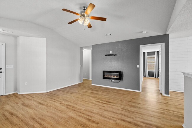 Building Photo - Fayetteville home | Near U of A