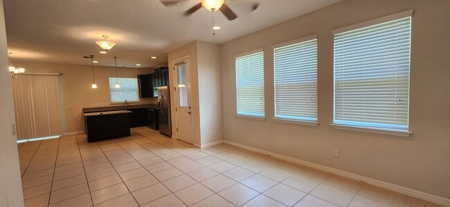 Building Photo - Great Townhouse Belle Isle