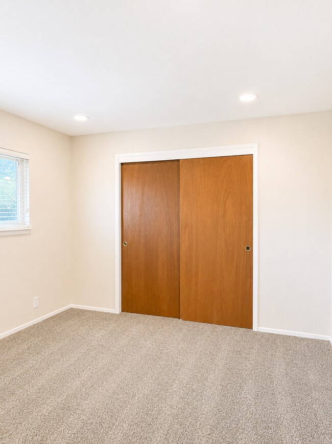 Building Photo - Lovely 3 bedroom 2 bathroom home in San Jose. Available for rent Now!