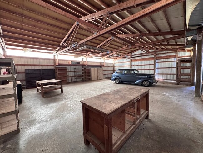Building Photo - Gorgeous Home on 23 Acres Includes 22x32 S...