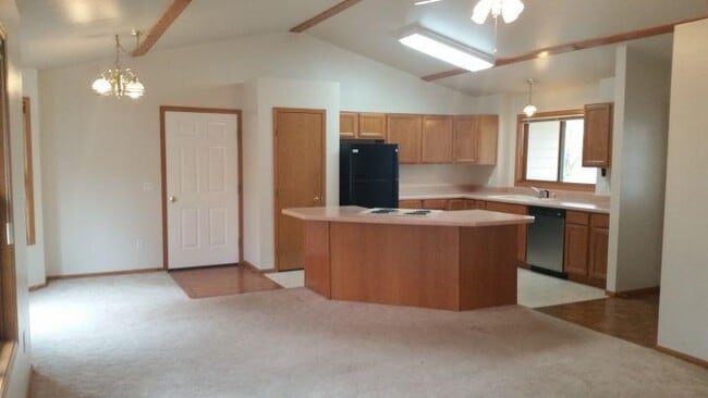 Building Photo - 3 bedroom in Billings MT 59105