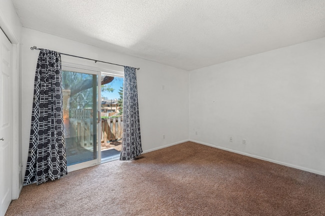 Building Photo - 11590 Community Center Dr