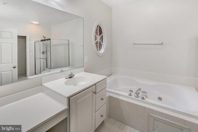 Building Photo - 709 Catts Tavern Dr