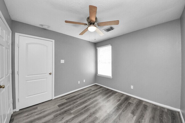 Building Photo - 8126 Jutland Rd