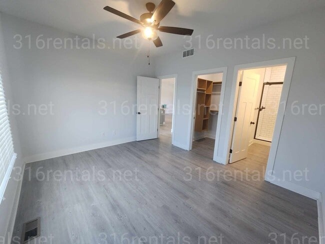 Building Photo - 8729-8731 E Summerside Pl