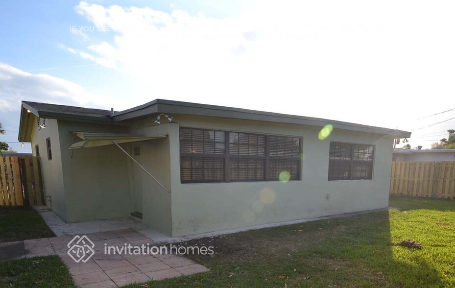 Building Photo - 8681 NW 26th St