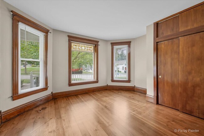 Building Photo - 202 N 5th St