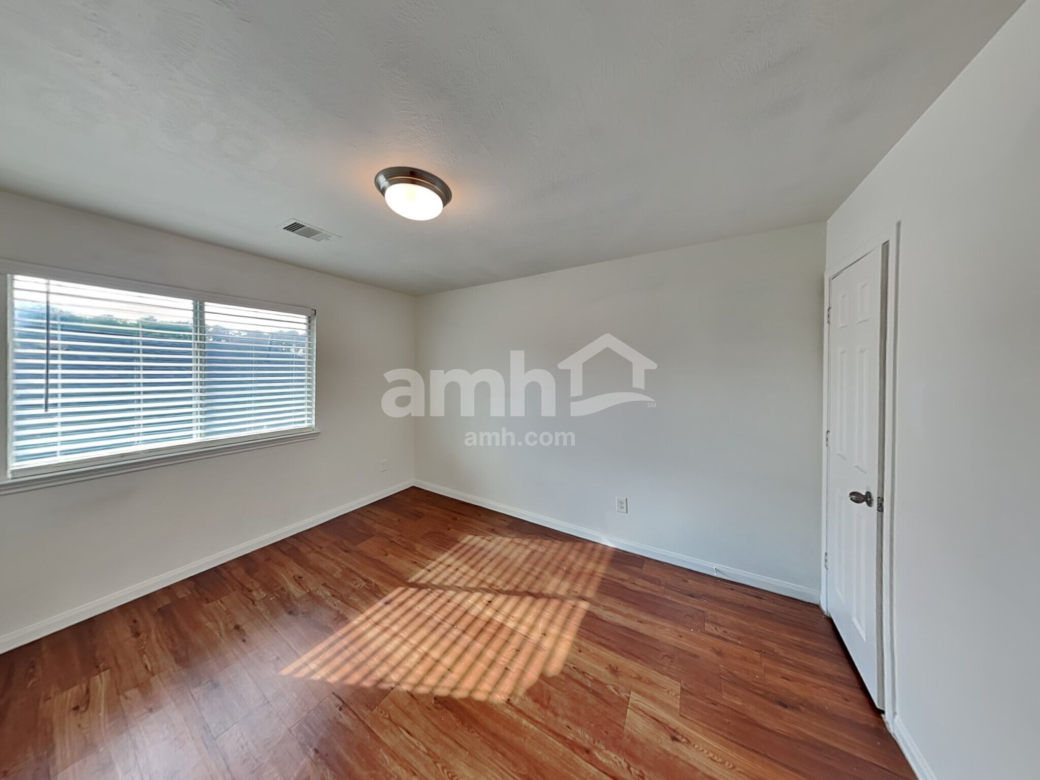 Building Photo - 911 Redcrest Springs Ct