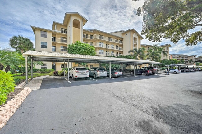 Building Photo - 320 Horse Creek Dr