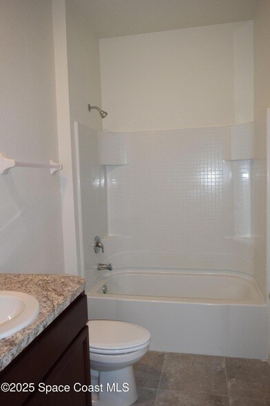 Building Photo - 620 Remington Green Dr SE