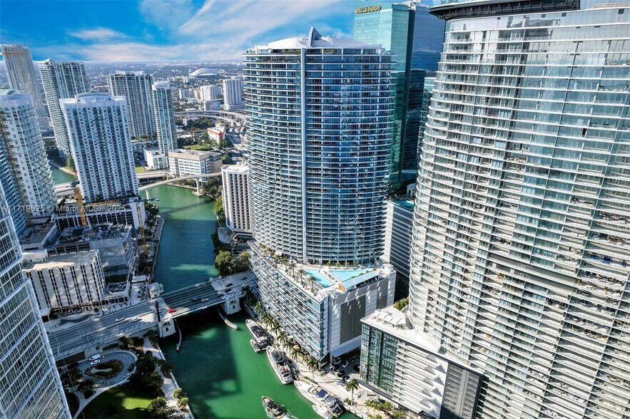 Building Photo - 200 Biscayne Blvd