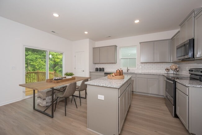 Building Photo - 3206 Hearth Hollow Rd